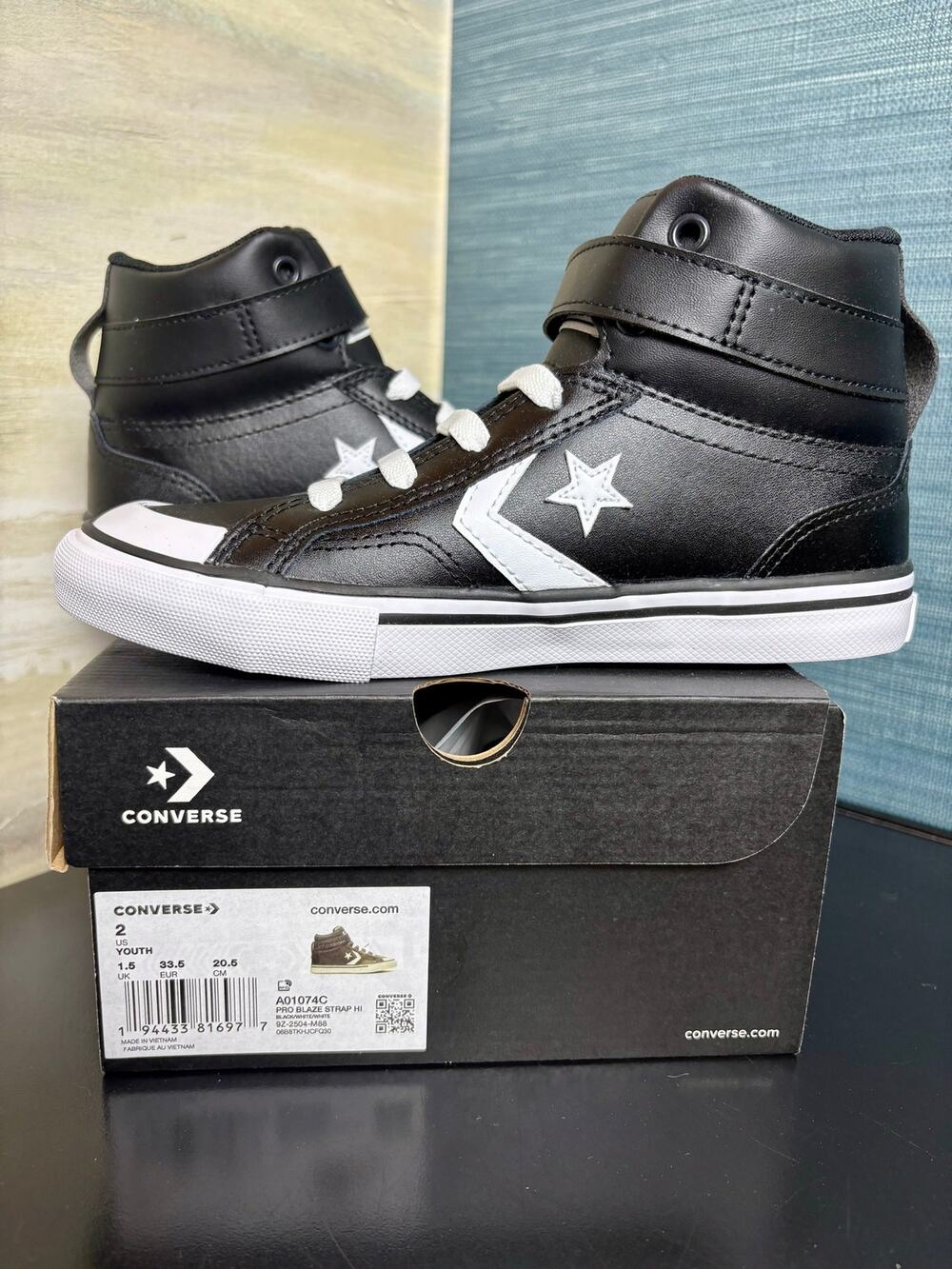 New w/ Box - 2Y - Converse HiTop Sneaker w/ Velcro - Blk/Wht